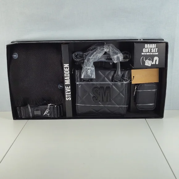 STEVE MADDEN BBABI GIFT SET W BLACK WINTER SCARF CROSSBODY BAG